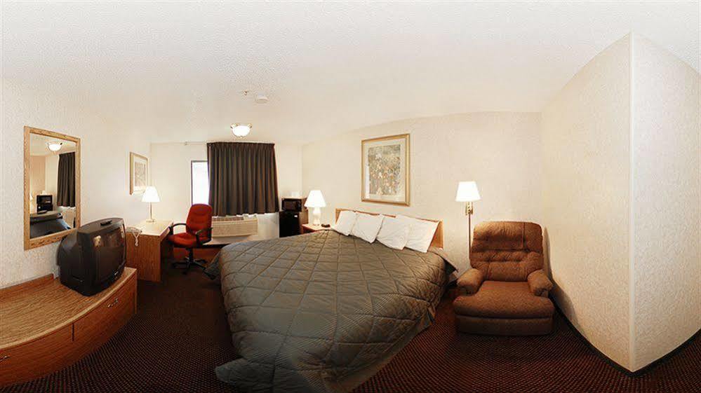 פוקטלו Quality Inn מראה חיצוני תמונה