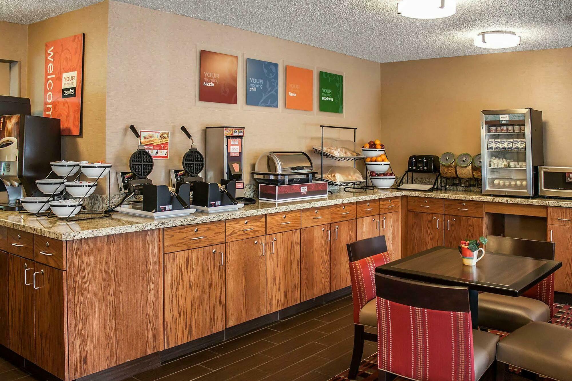 פוקטלו Quality Inn מראה חיצוני תמונה